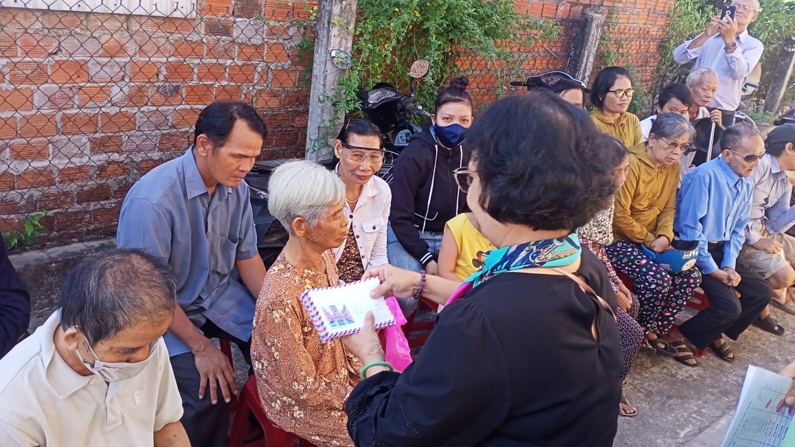 Hình ảnh: Trao tặng 485 suất quà cho người mù tỉnh Quảng Nam